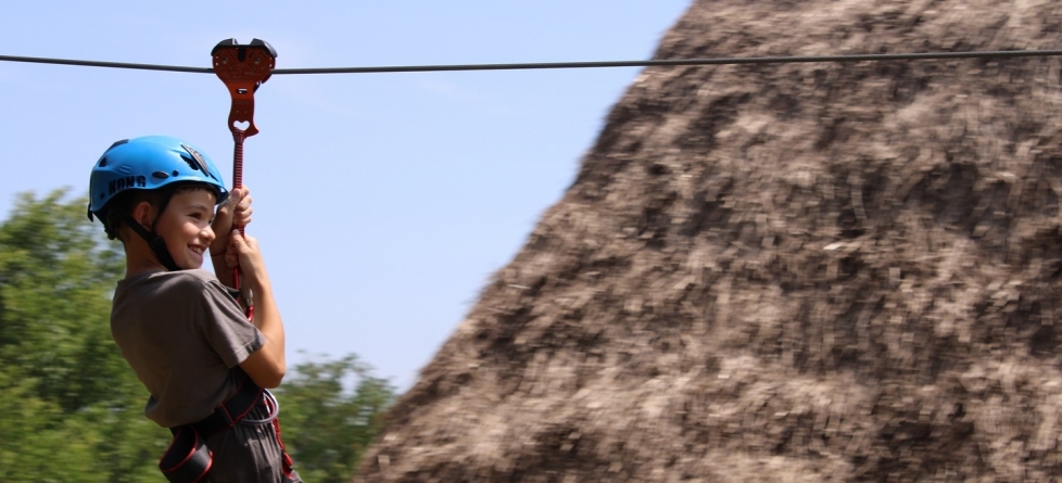 Aventura cu tiroliana continuă la Muzeul Satului Baia Mare