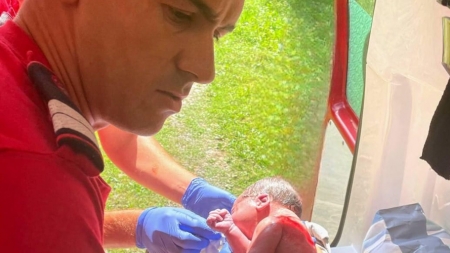 O tânără din Maramureș a născut în Ambulanța SMURD