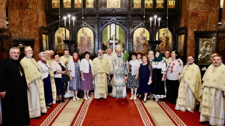 PS Iustin a slujit la Catedrala Reîntregirii din Alba Iulia cu ocazia întâlnirii promoției anului 1983 a Seminarului Teologic din Cluj-Napoca