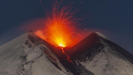 Zboruri spre Italia, Sicilia anulate din cauza erupției Vulcanului Etna
