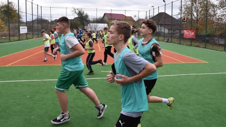 Fabrica de campioni ajunge la Săcel, în cautarea copiilor talentați la sport