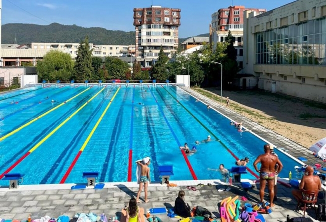 Bazinul descoperit al Complexului Sportiv „Lascăr Pană” își va deschide porțile pentru public