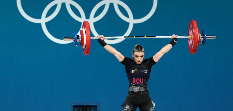 JO 2024 – Haltere: Mihaela Cambei a cucerit medalia de argint la categoria 49 kg