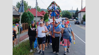 70 de credincioși din comuna Lăpuș au pornit și anul acesta pe jos spre Mănăstirea Nicula