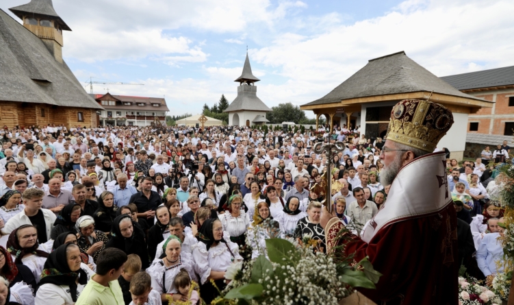 Mii de credincioși au fost prezenți la hramul Mănăstirii Pietroasa-Borșa