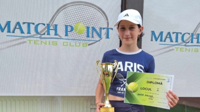 Tenismena Raluka Matei din Tăuții Măgherăuș a câștigat detașat toate meciurile disputate în turneul sătmărean „Match Point & FRT” – Cupa Alesis, U14