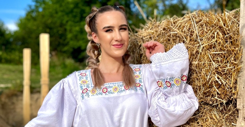 Alexandra Bodea, o tânără îndrăgostită de muzică; „Sunt recunoscătoare că Dumnezeu mi-a oferit darul de a cânta”