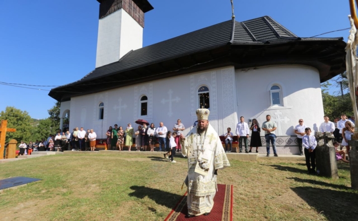 A fost resfințită biserica din Dealu Mare