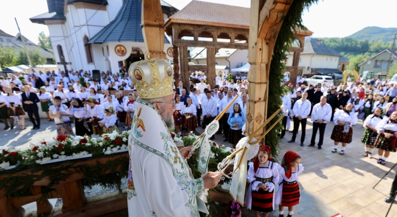 PS Iustin va resfințit biserica și a binecuvântat lucrările de înnoire realizate în Parohia „Sfânta Treime” Săcel II