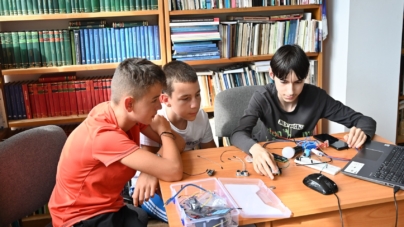 Clubul Code Kids al Bibliotecii Vișeu de Sus, invitat la Conferința Națională IQ Digital de la Oradea