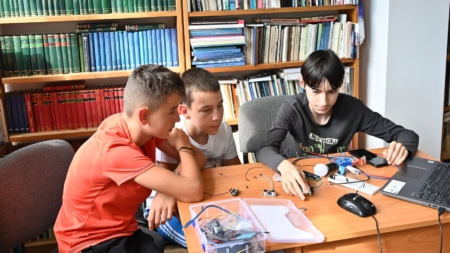 Clubul Code Kids al Bibliotecii Vișeu de Sus, invitat la Conferința Națională IQ Digital de la Oradea