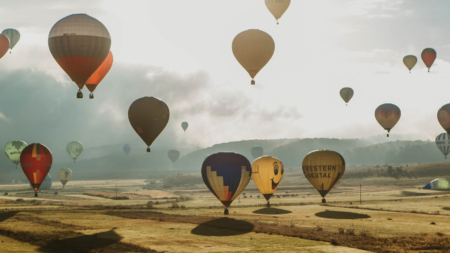 Peste 30 de baloane cu aer cald vor umple cerul la Maramureș Balloon Fiesta 2024