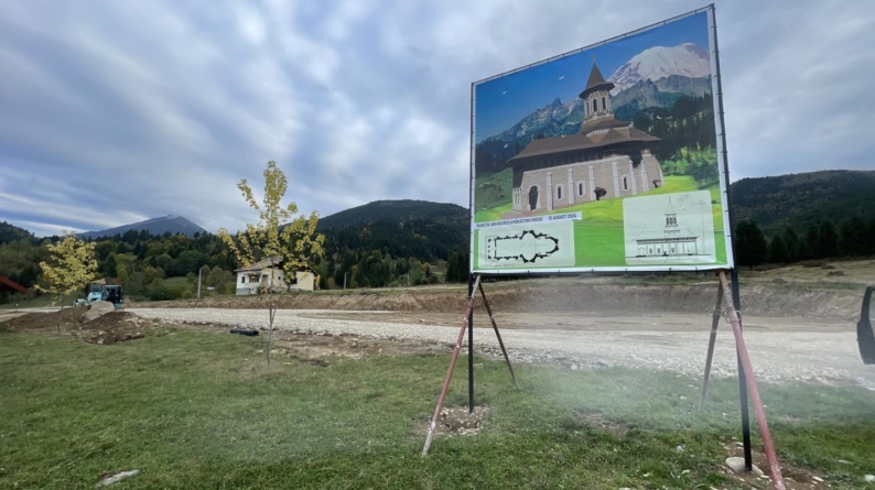 Au început lucrările la noua biserică a Mănăstirii Moisei; Cei care doresc pot să spijine construirea noului lăcaș de cult