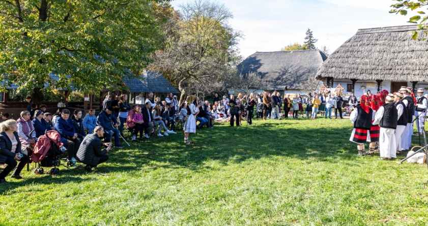 Peste 1.000 de persoane au participat la Târgul de la Sfântul Dumitru de la Muzeul Satului Baia Mare