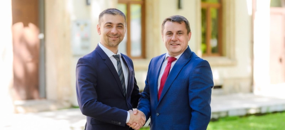 Gabriel Zetea și Doru Dăncuș îl votează pe Lucian Morar pentru Parlamentul României