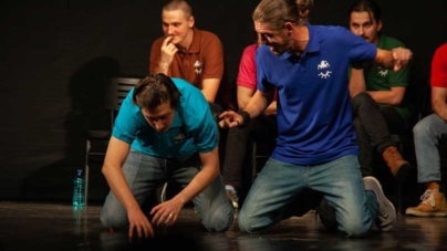 Dacă e duminică, se merge la teatru, la spectacolul de improvizație „ImproJoker”