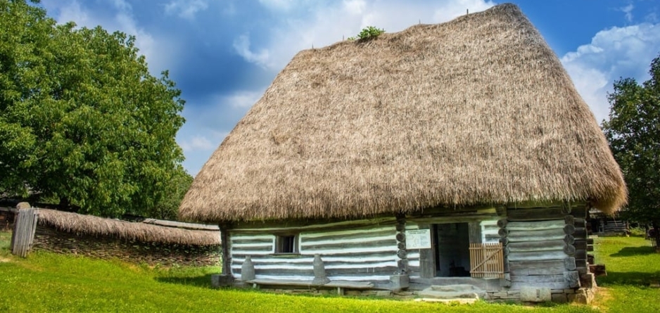 De văzut la Muzeul Satului: Casa Costeni – monument de arhitectură vernaculară specific Țării Lăpușui (1780)