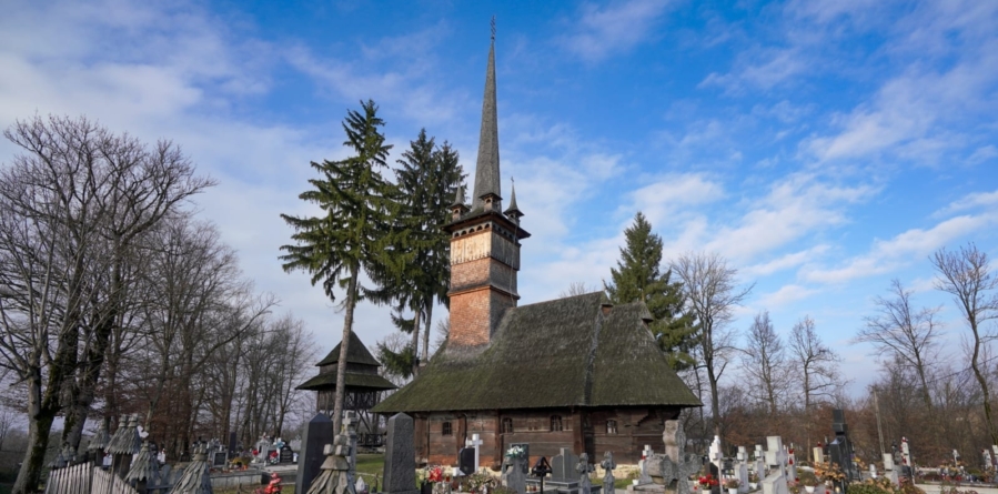 Biserica de lemn monument istoric din Coruia își sărbătorește duminică hramul; Este unul rar întâlnit și unic la nivel național – „Zămislirea Sfintei Ana”