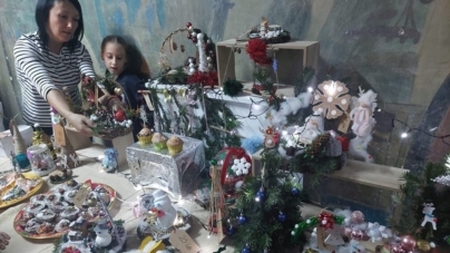 Un Târg Caritabil de Crăciun va avea loc la Colegiul de Arte din Baia Mare