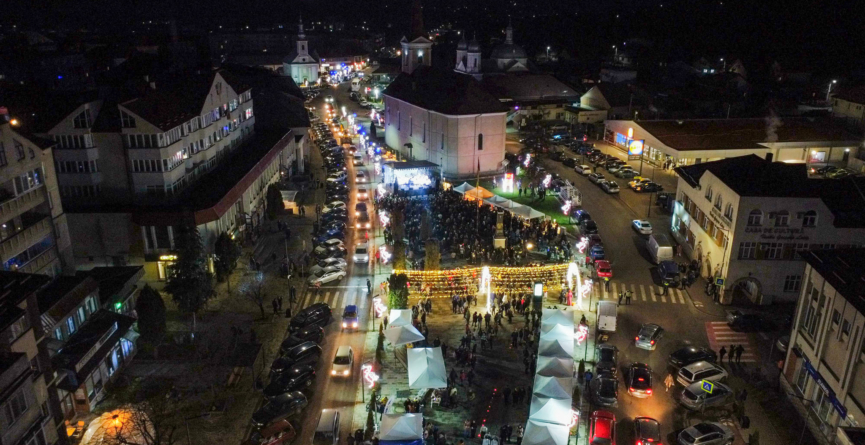 În Târgu Lăpuș s-a deschis Târgul de Crăciun „Poveste de iarnă”