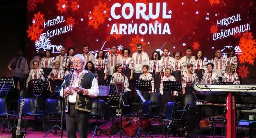 Corul „Armonia” din Târgu Lăpuș a încântat publicul în cadrul spectacolului „Mirosul Craciunului” din București