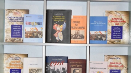 Expoziție de carte de Ziua Națională a României, la Sala de lectură a Bibliotecii Petre Dulfu”