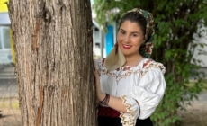 Oana Larisa Pop de la Colegiul de Arte Baia Mare, premiul I la Concursul Național de Interpretare Vocală „Magia Cântecului”