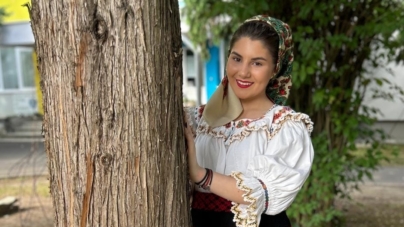 Oana Larisa Pop de la Colegiul de Arte Baia Mare, premiul I la Concursul Național de Interpretare Vocală „Magia Cântecului”