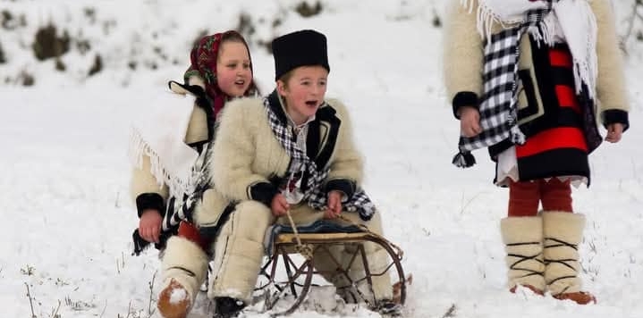 Aducere aminte: Cu Lenuș la săniuș pe derdeluș