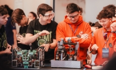 Colegiul „Vasile Lucaciu” găzduiește competiția oficială de precalificări First Tech Challenge, Maramu’ Division, din cadrul campionatului Blue Horizon Championship