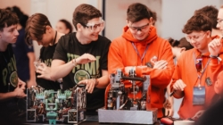 Colegiul „Vasile Lucaciu” găzduiește competiția oficială de precalificări First Tech Challenge, Maramu’ Division, din cadrul campionatului Blue Horizon Championship