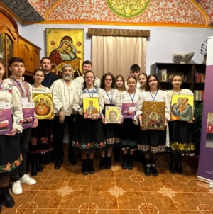 Tinerii din Dumbrăvița, coordonați de părintele Bogdan Ciocotișan, au participat la un cerc de iconografie în atelierul pictorului bisericesc Gheorghe Rogojan