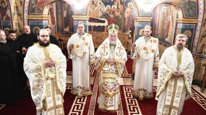 PS Părinte Iustin a săvârșit Sfânta Liturghie la Paraclisul Episcopal