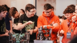 Baia Mare intră în circuitul celei mai prestigioase competiții internaționale de robotică pentru copii și adolescenți