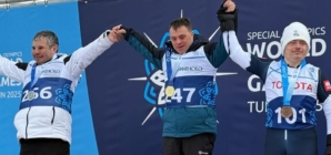 Băimăreanul Andrei Cupșa, aur la Jocurile Mondiale de Iarnă Special Olympics