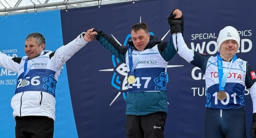 Băimăreanul Andrei Cupșa, aur la Jocurile Mondiale de Iarnă Special Olympics