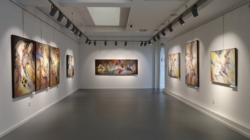 Pasionații de artă sunt invitați să admire Expoziția de Arte Vizuale „60+”