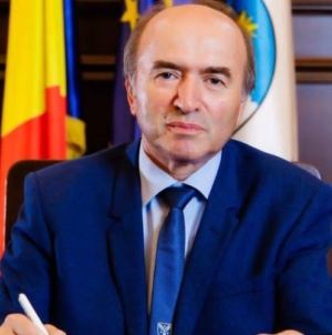 Fostul judecător CCR, Tudorel Toader  sugerează  că CCR ar putea filtra candidații la prezidențiale