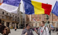 Drapelul României în mijlocul protestelor din Belgrad: „Ne-am inspirat de la voi!”