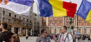 Drapelul României în mijlocul protestelor din Belgrad: „Ne-am inspirat de la voi!”