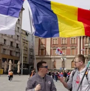 Drapelul României în mijlocul protestelor din Belgrad: „Ne-am inspirat de la voi!”